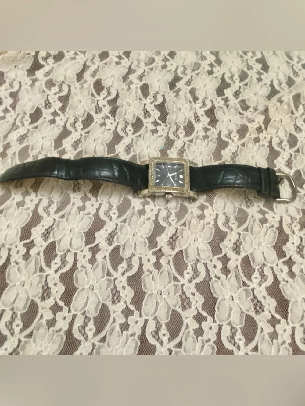 Gucci 80112 Swiss Made, Quartz Silver Tone with Rhinestones Unisex Watch